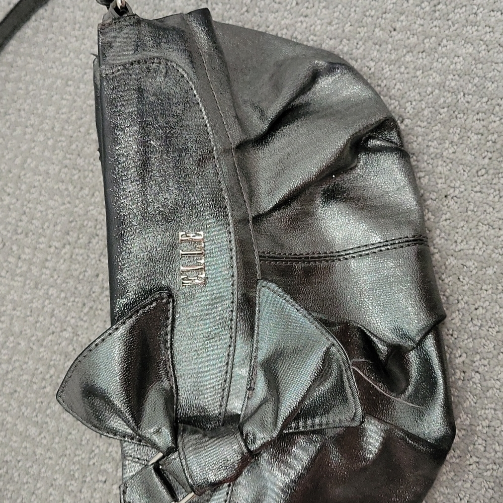 2/$18 Elle Grey Metallic Silver Crossbody Shoulder Bag Bow Detail GUC Small - Picture 2 of 15